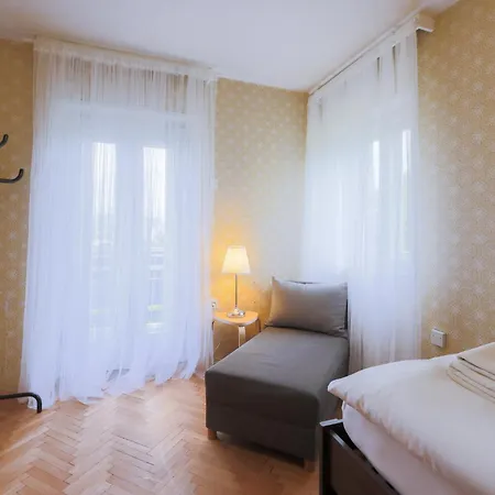 בית נופש Cosy Vintage House בלד